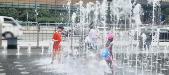 "장마끝 폭염 시작"...기상청 "아열대 고기압 영향"