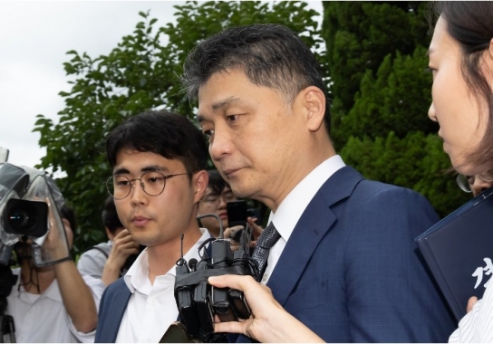 카카오 김범수, SM 시세 조정 의혹 혐의로 구속...증거인멸·도주 우려