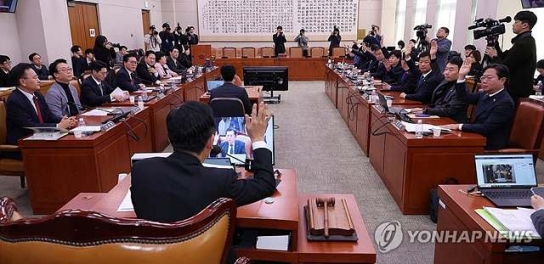 법사위, '검사 탄핵추진' 반발 검사 감사요구안 상정 및 의결