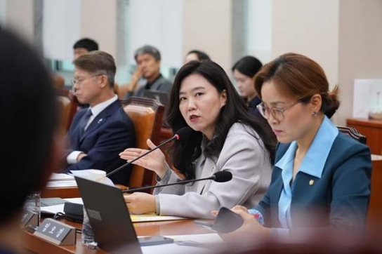 웹툰계 불법웹툰 유통 '뉴토끼' 피해 확산 경보