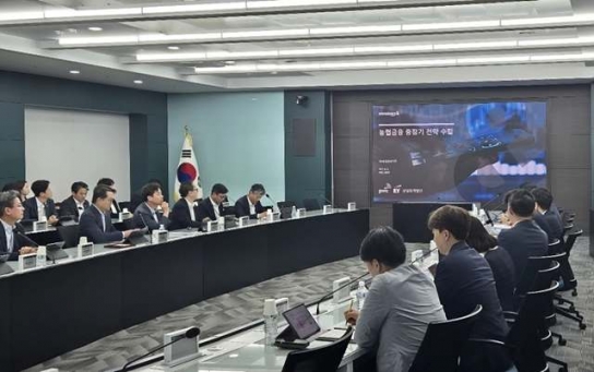NH농협금융 “비은행 강화·디지털 전환·지주 통합전략 가능성”
