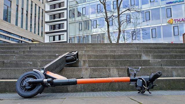 e-scooter-4786239_960_720.jpg