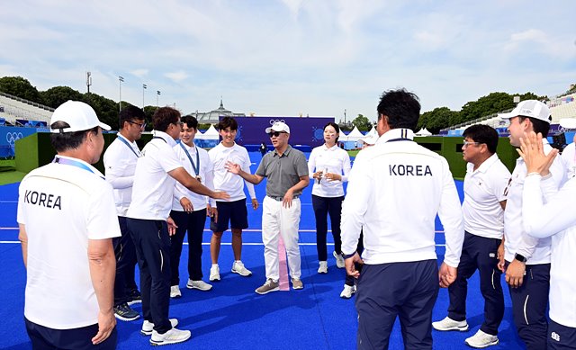 240805_양궁 남자개인전 응원2.jpg